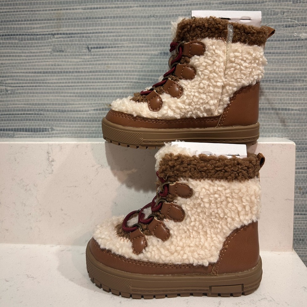 BRAND NEW Banana Republic Baby 12-18 month leather & Faux fur Snow boots